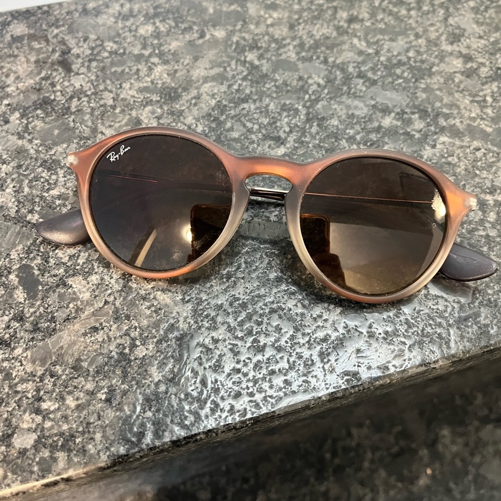 Ray Ban round frame sunglasses